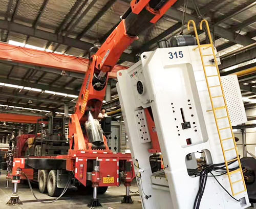 白云提升工作效率，选择优质折臂吊租赁服务