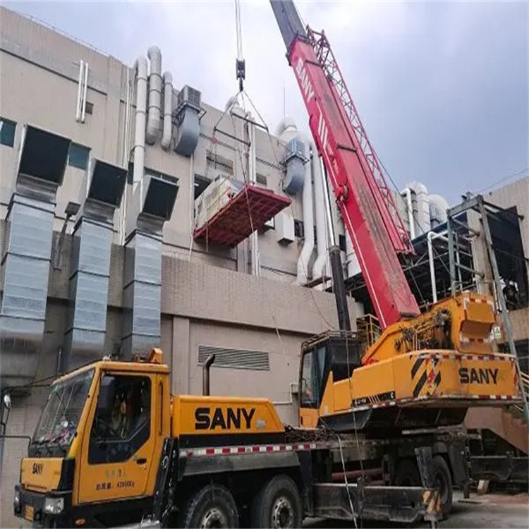 白云租赁大型汽车吊，助力工程项目高效进行