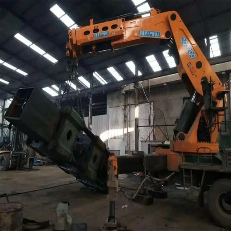 白云200吨折臂吊出租
