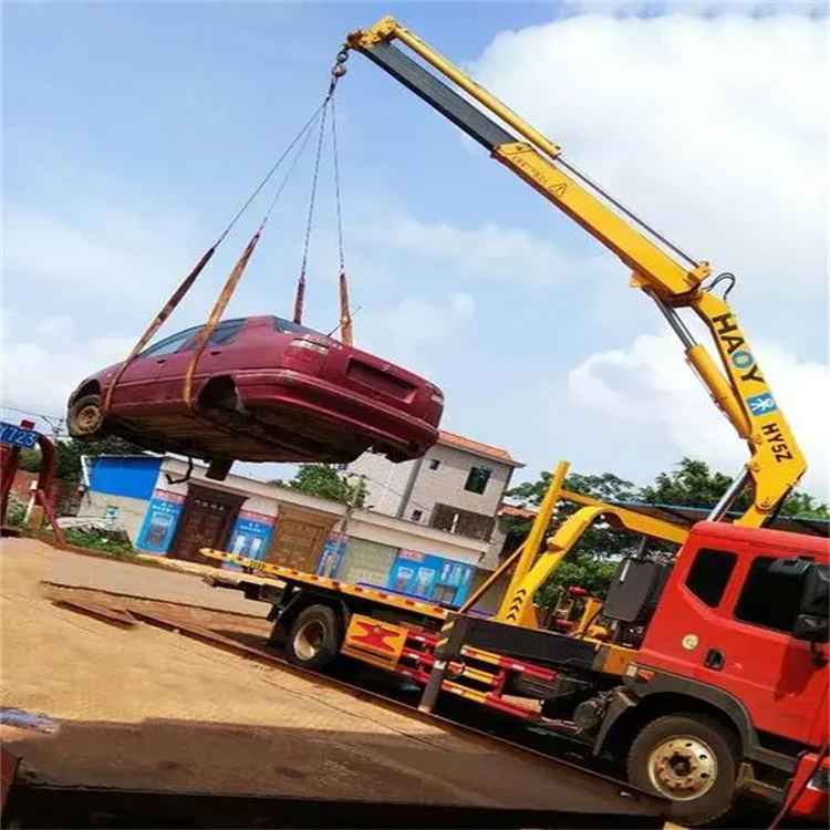 白云吊车吊汽车的正确方法